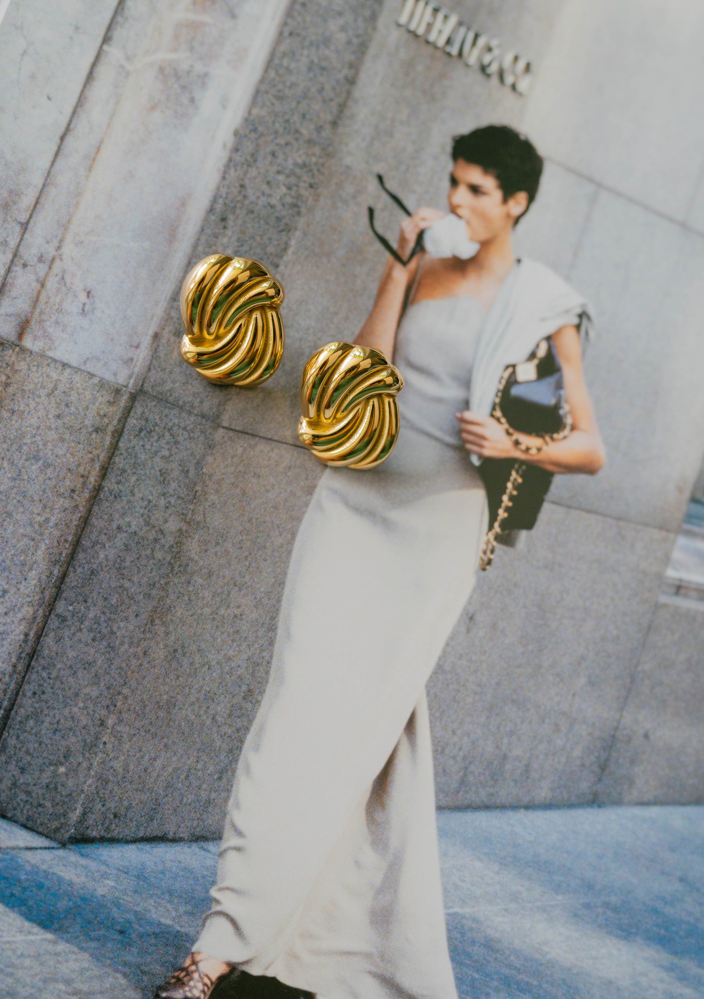 Knot Earrings – Gold