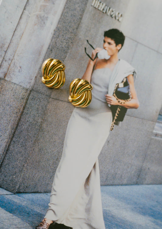 Knot Earrings β Gold