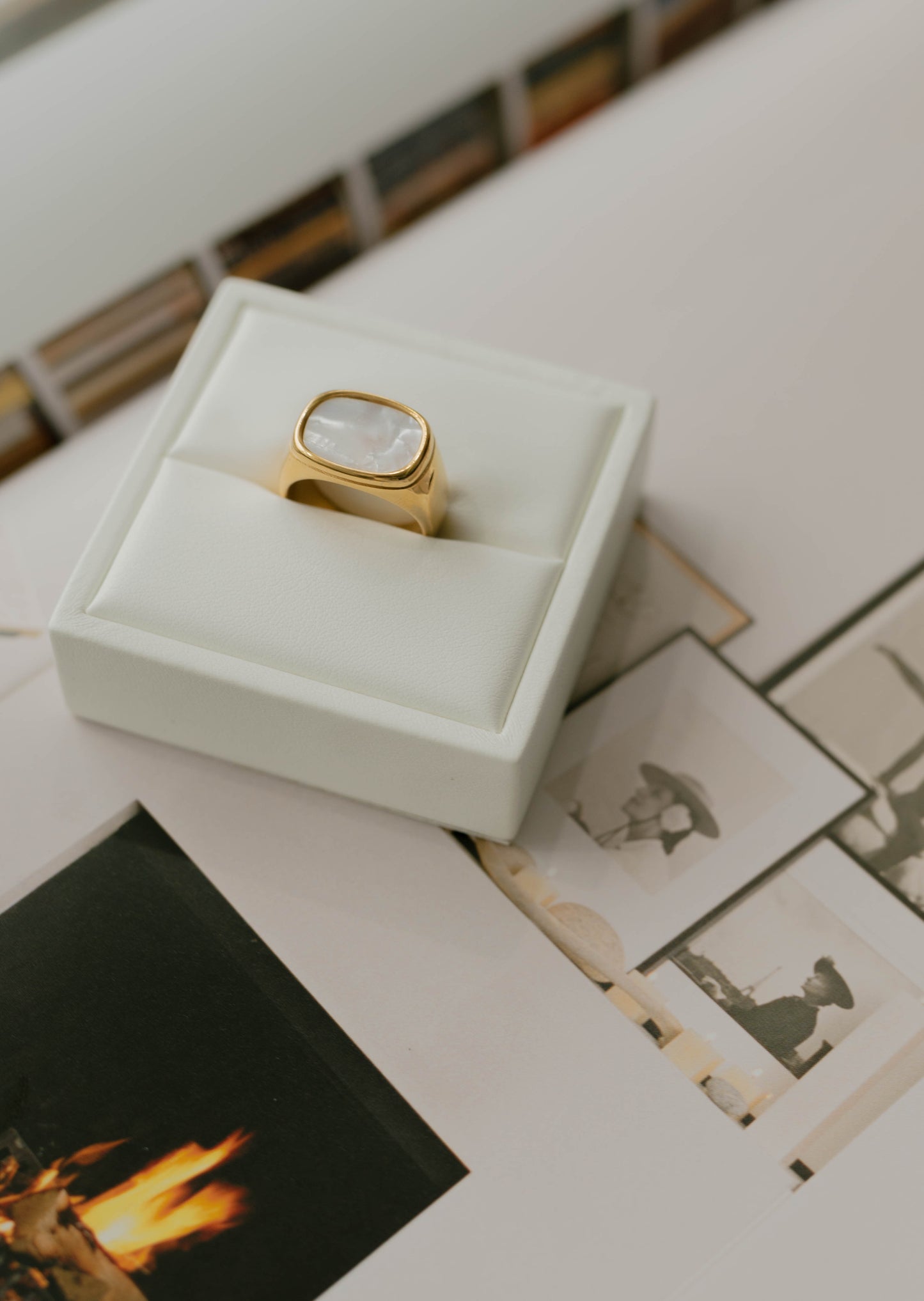 Rectangle Signet Ring – Mother of Pearl