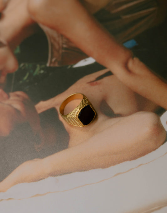 Square Stone Signet Ring – Gold