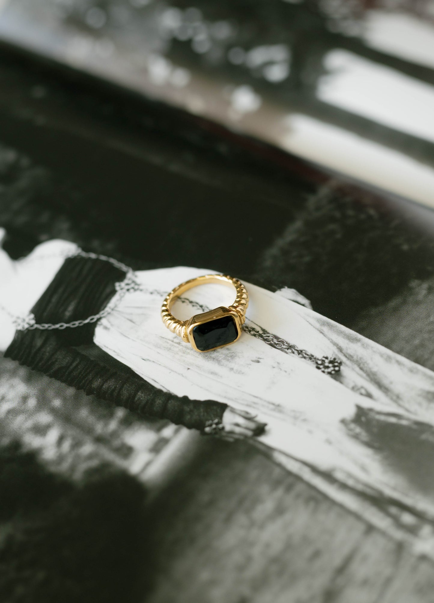 Sculpted Gem Ring – Black CZ