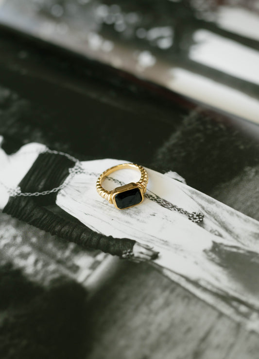 Sculpted Gem Ring – Black CZ