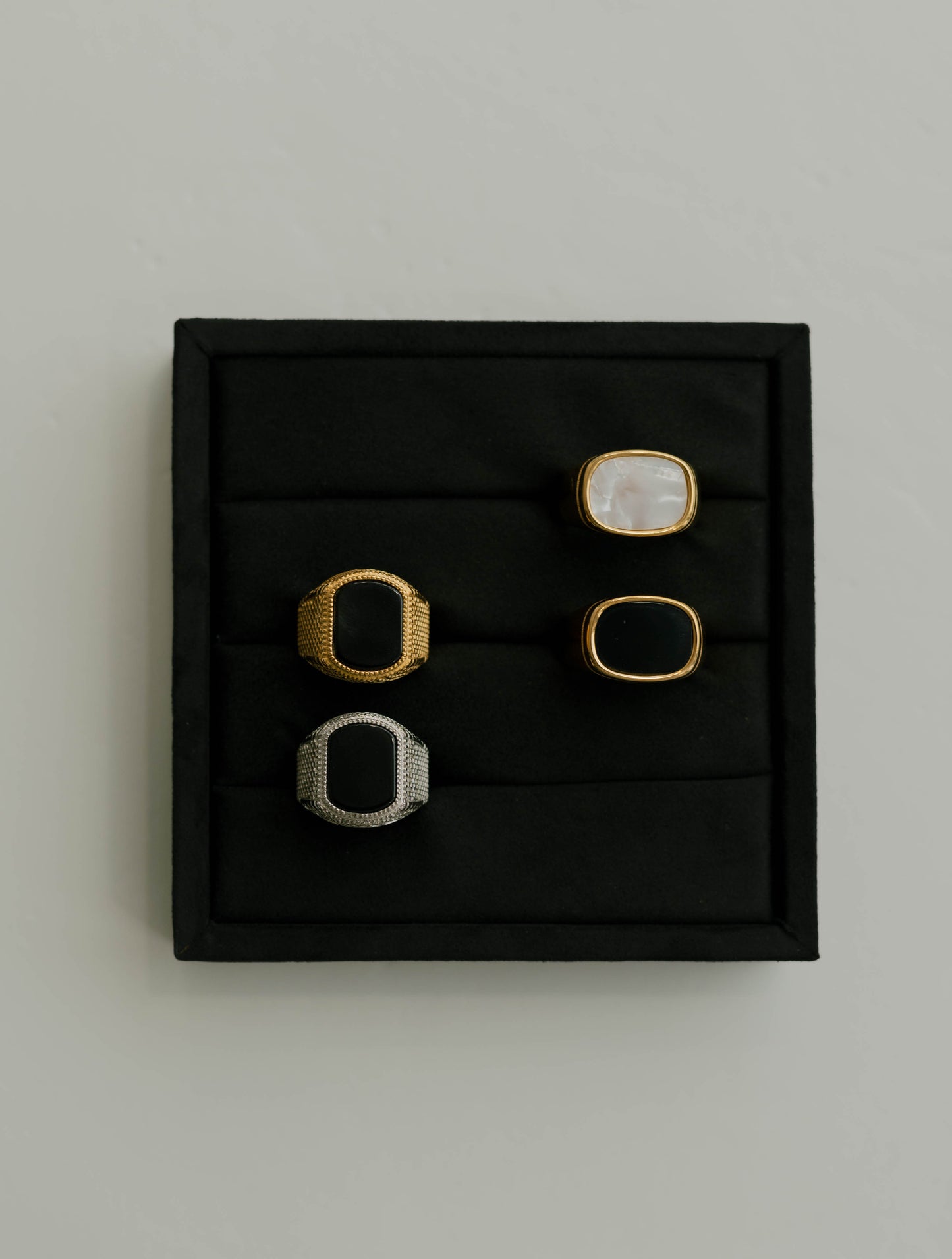 Rectangle Signet Ring – Mother of Pearl
