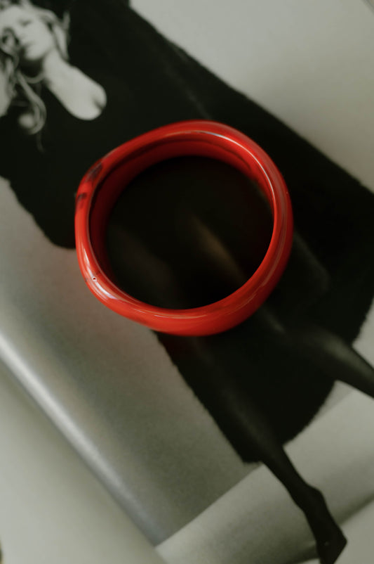 Sculpted Resin Bangle – Crimson Marble