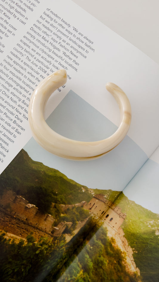 Perla Resin Cuff