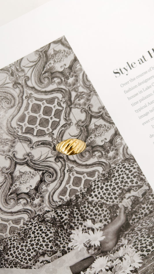 CROISSANT DOME RING – GOLD