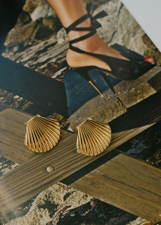 La Conchiglia Studs – Gold
