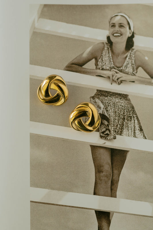 Knot Stud Earrings – Gold