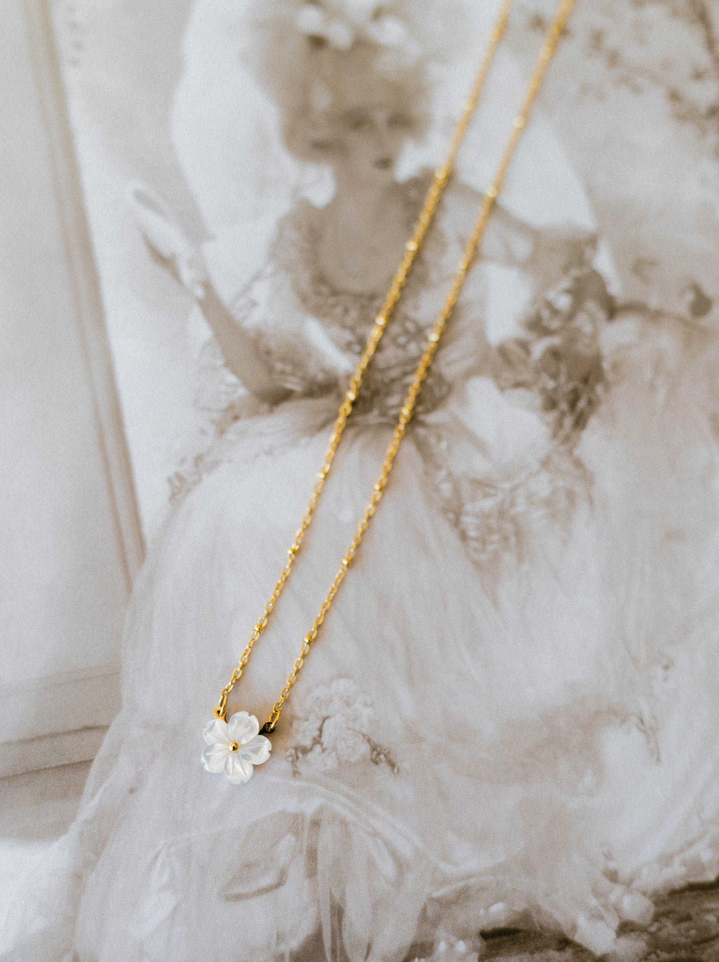 Mother of Pearl Flower Necklace