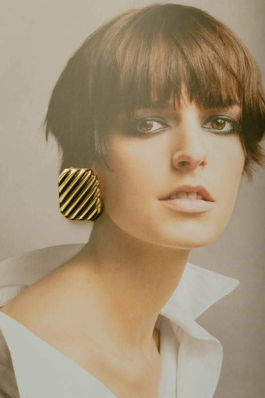 Sculpted Pleat Studs