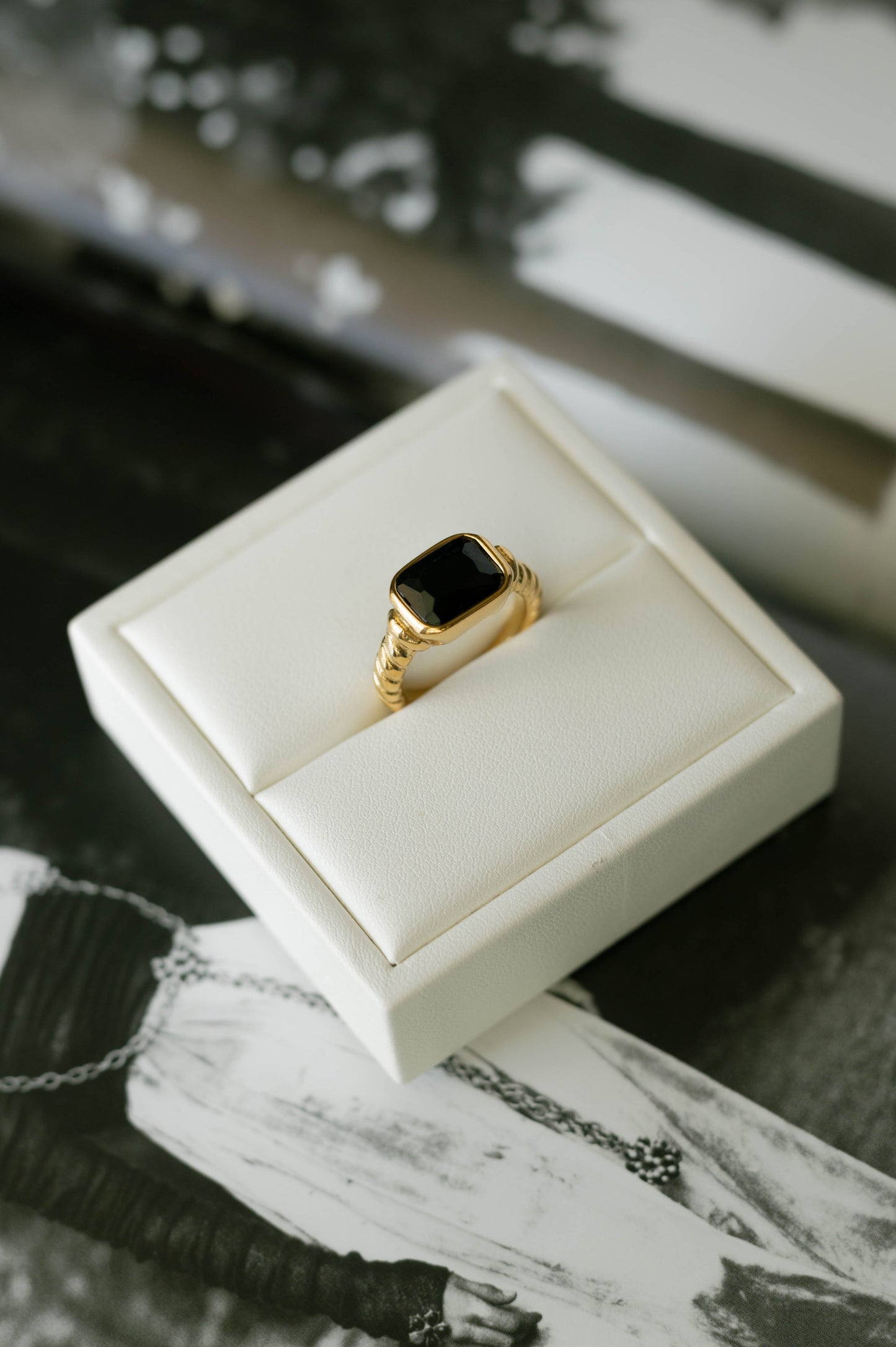 Sculpted Gem Ring – Black CZ