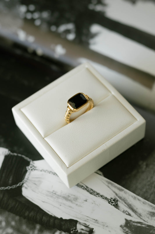Sculpted Gem Ring – Black CZ