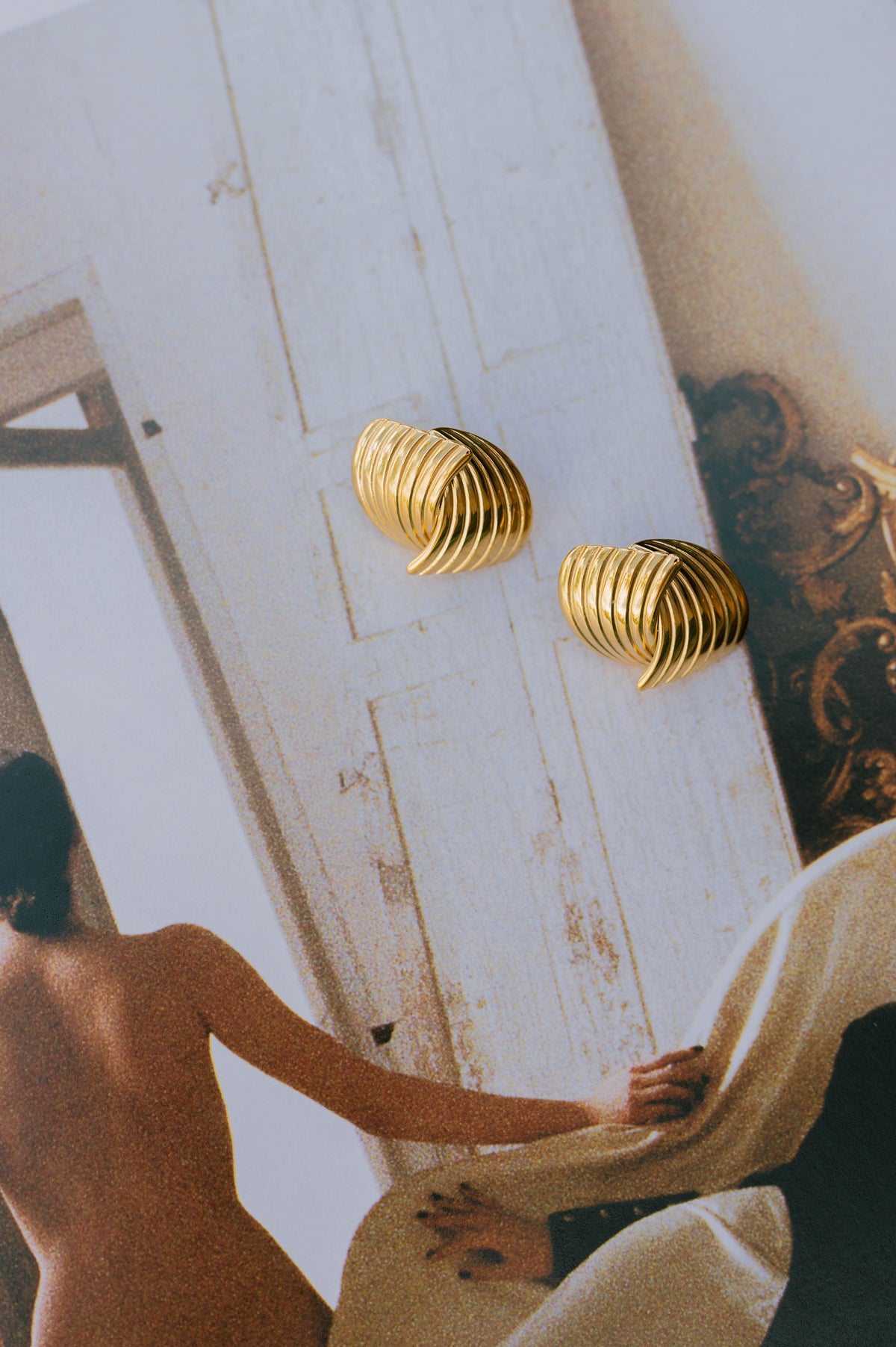 Ribbed Dome Earrings