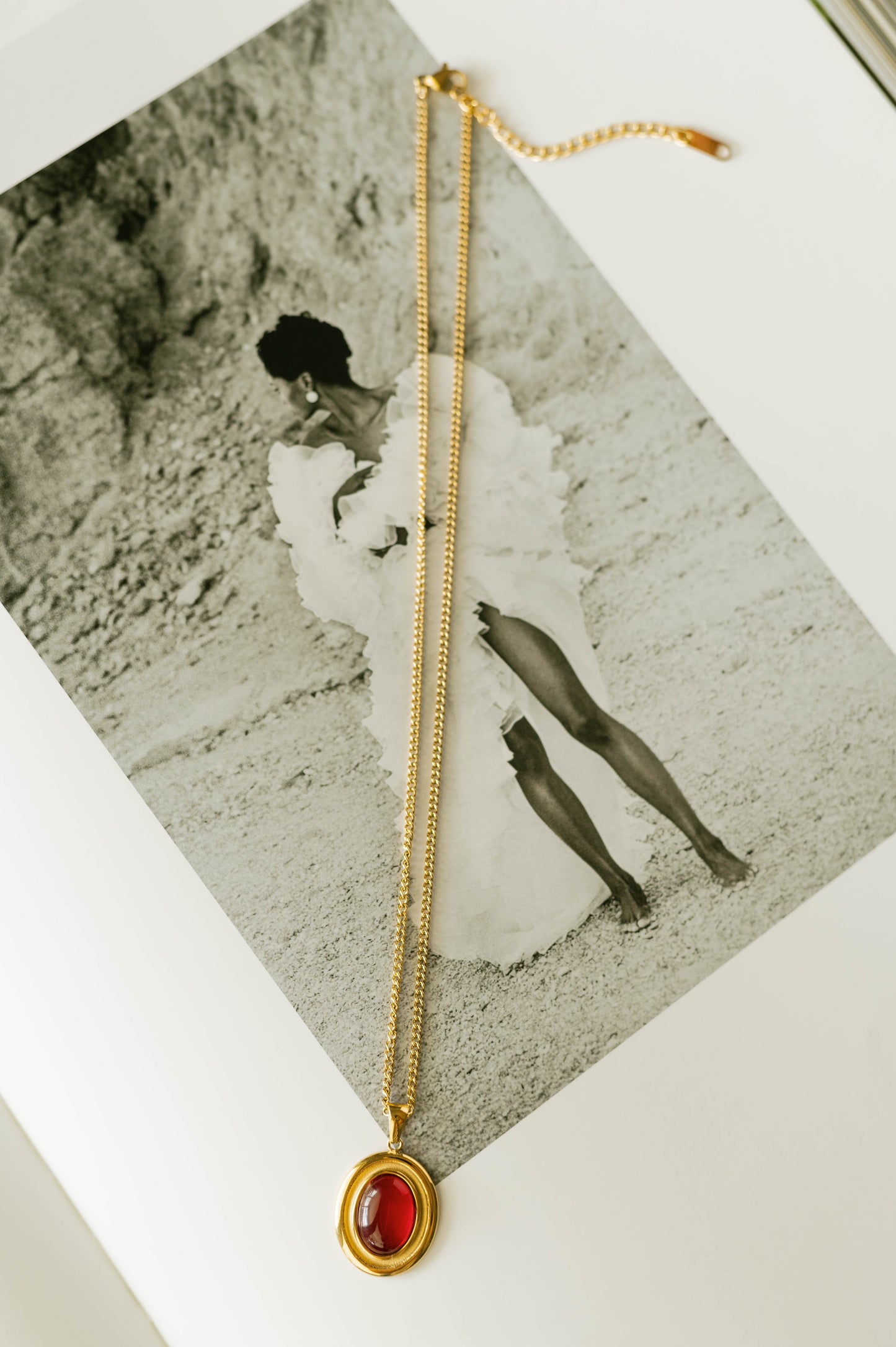 Oval Gem Necklace – Red Agate