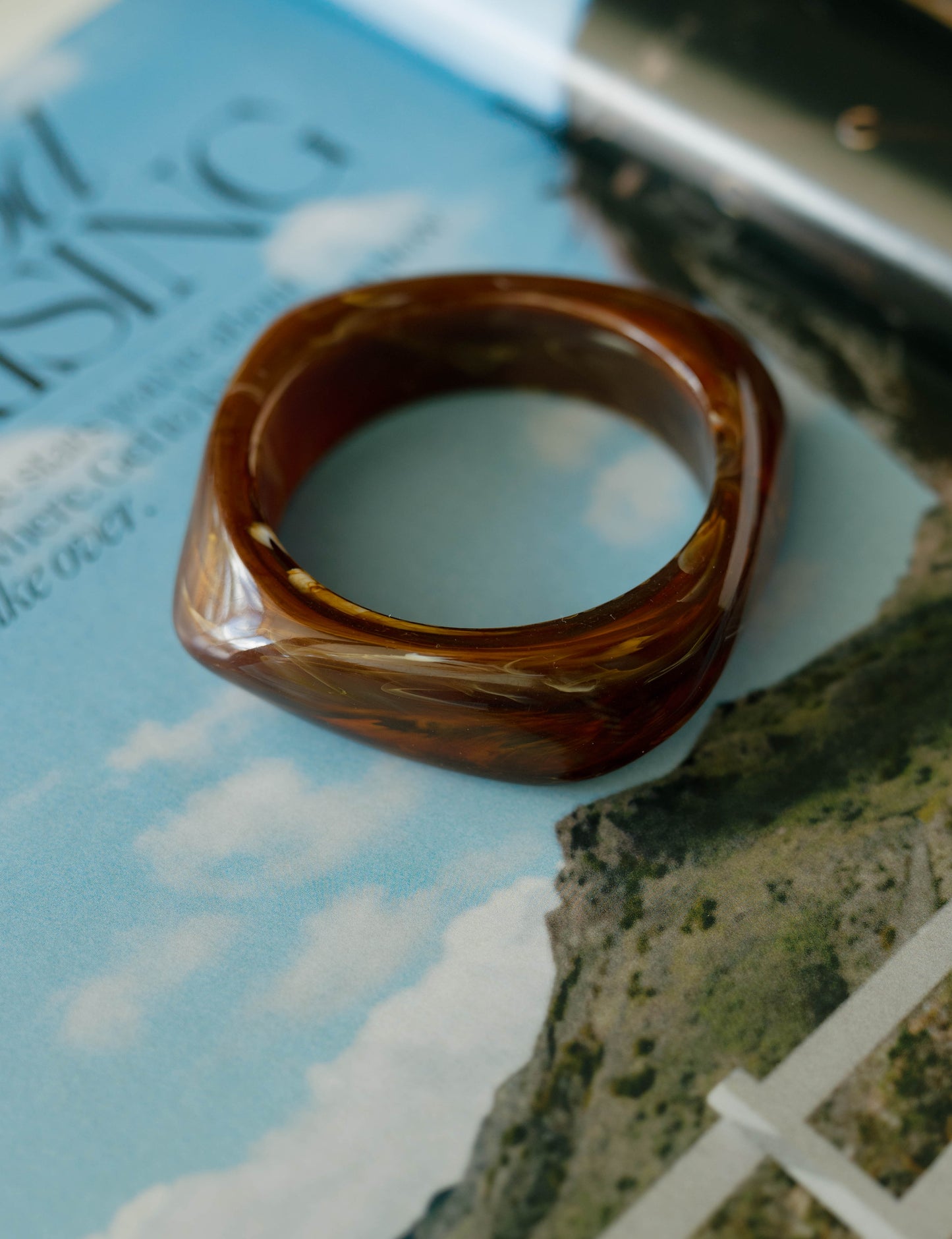 Sculpted Resin Bangle – Mocha Swirl