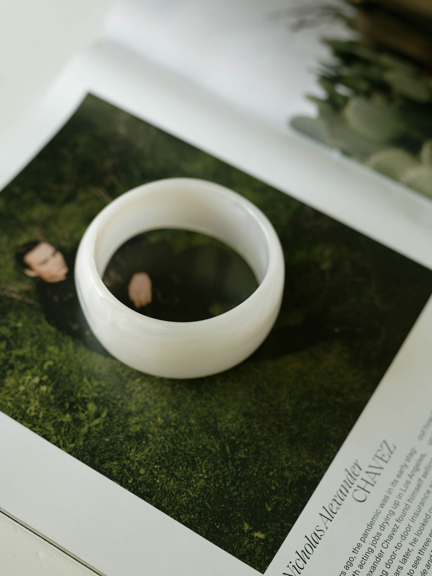 Sculpted Resin Bangle – Ivory Cloud
