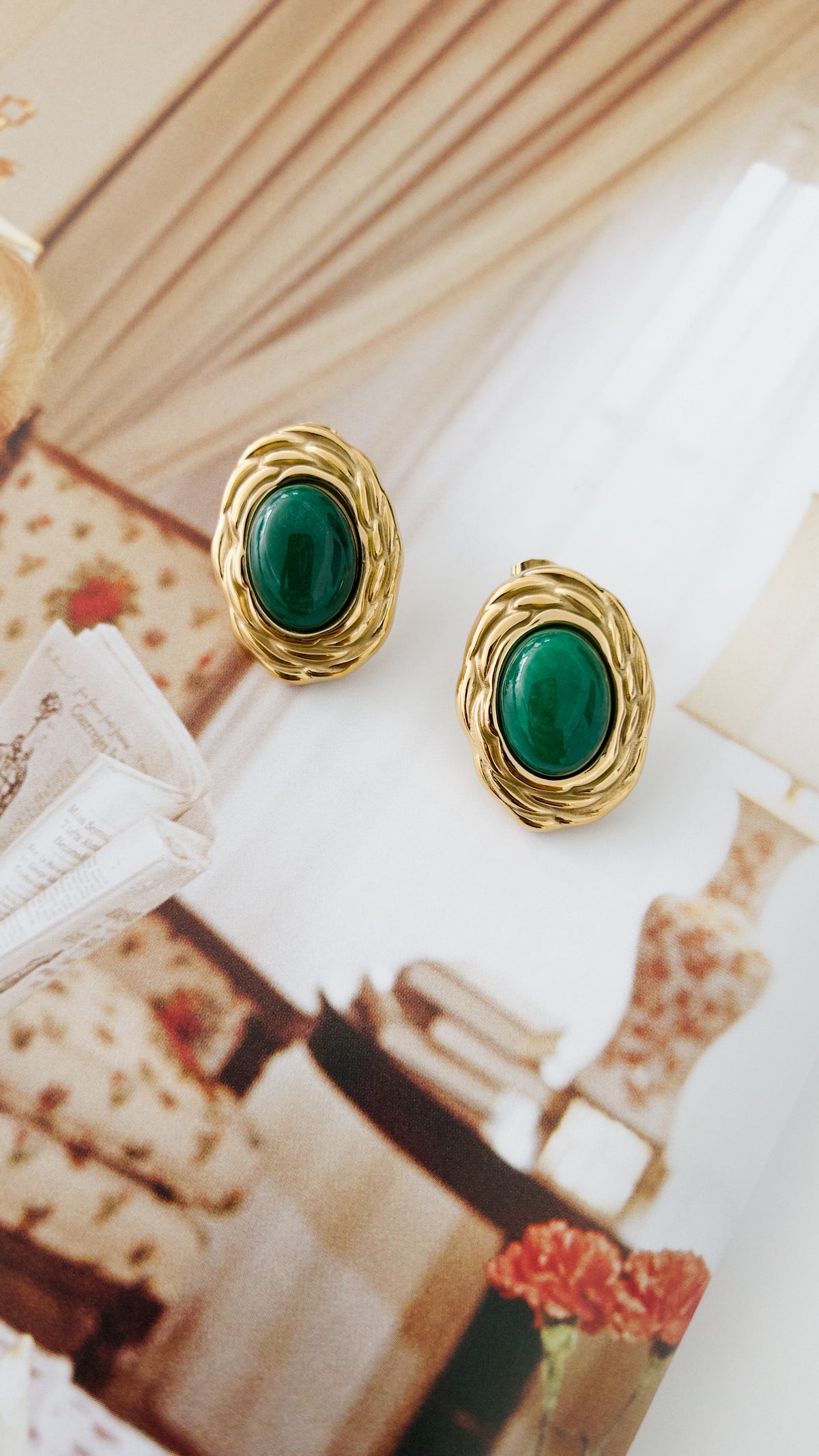 GREEN OVAL STATEMENT STUDS