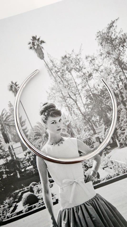 SCULPTURAL COLLAR NECKLACE – SILVER