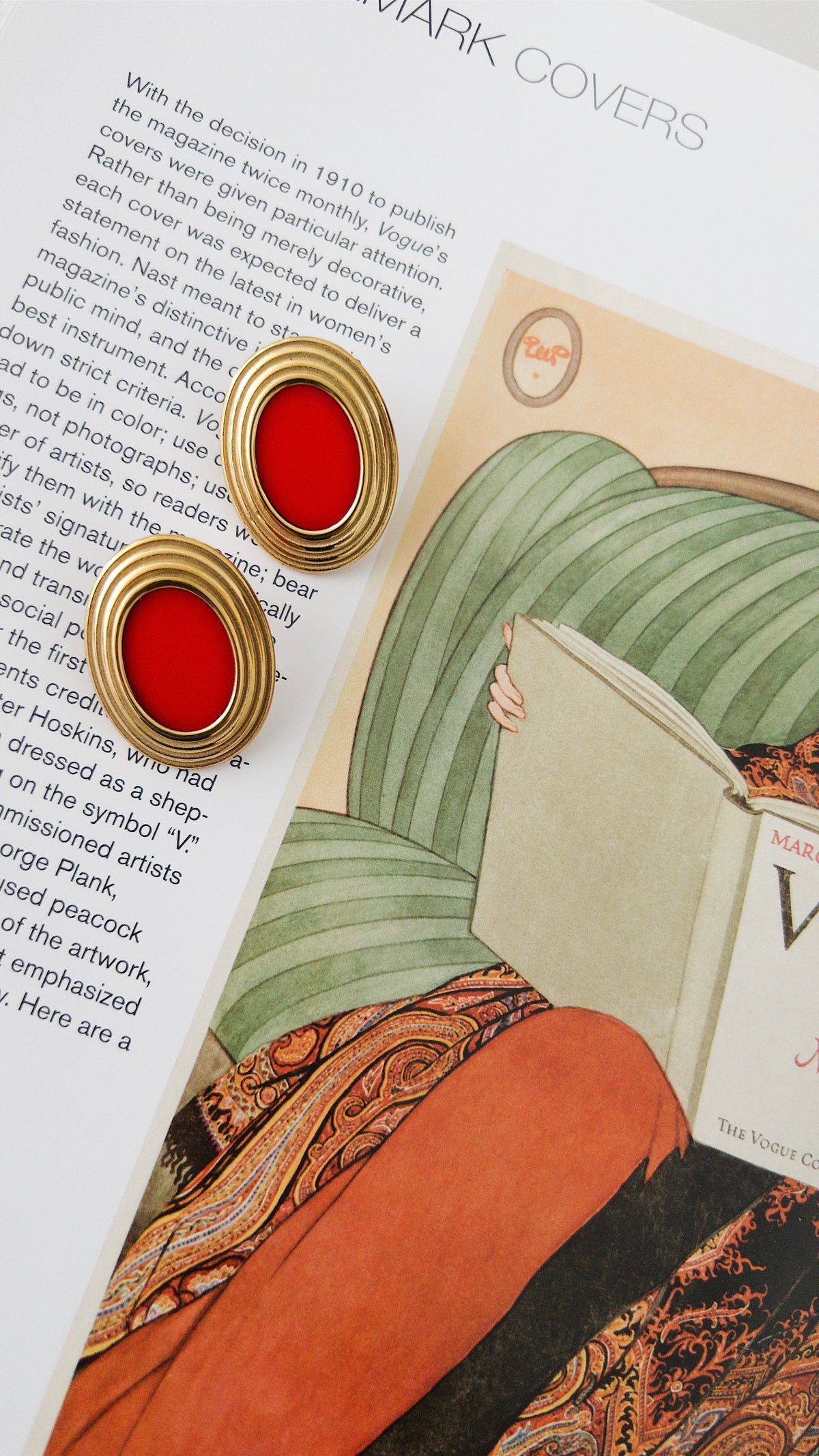 Oval Ribbed Statement Stud Earrings