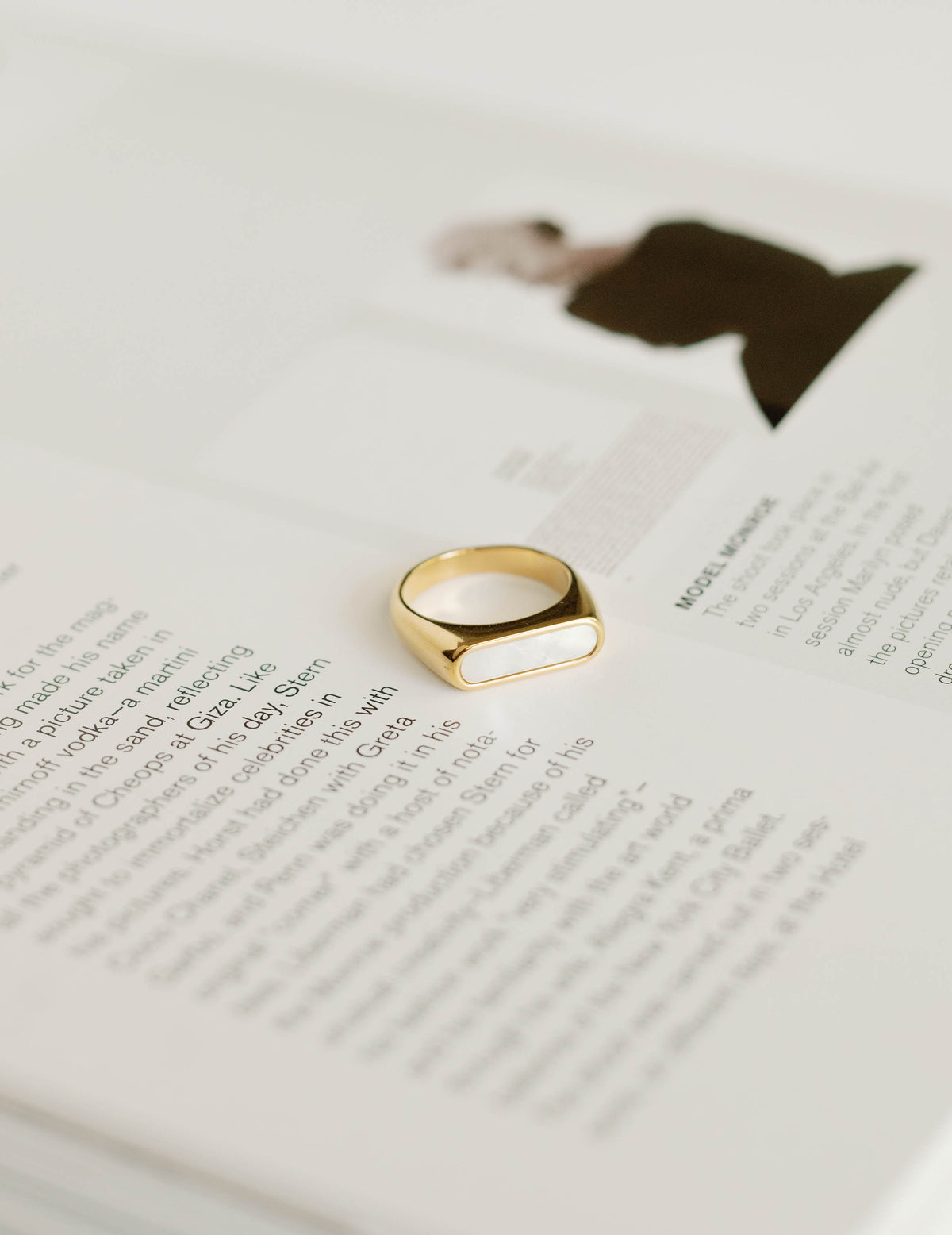 Bar Ring – Mother Pearl